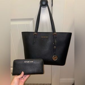 Michael Kors large tote & wallet set